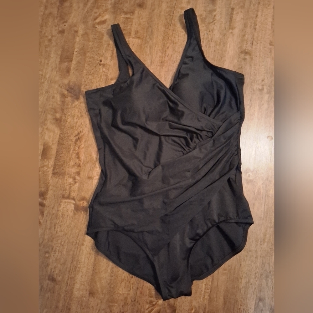 MiracleSuit Black Ruched Wrap One Piece Bathing Suit Women’s Sz 16 - Picture 2 of 7